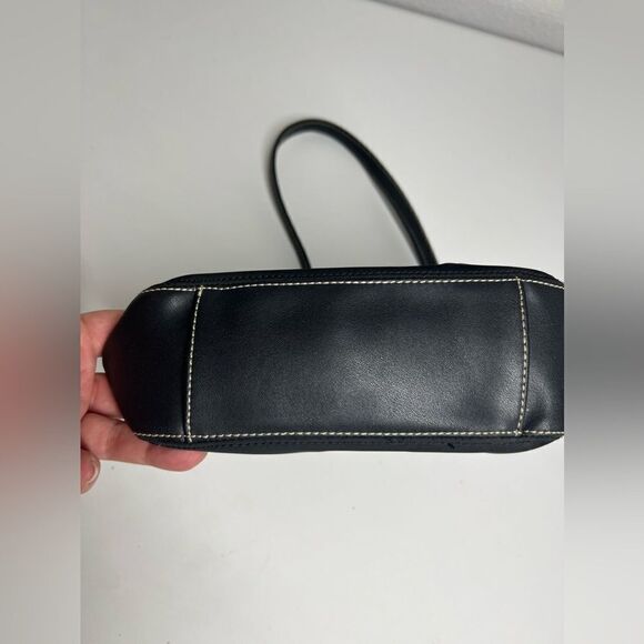 LIZ CLAIBORNE Small Black Shoulder Bag - Picture 3 of 12